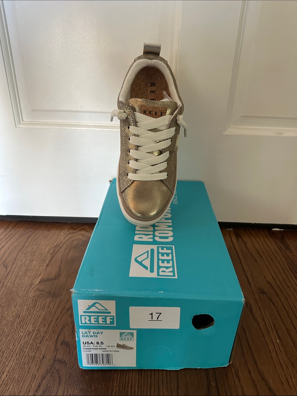 Reef Kids Metallic Gold Low-Top Sneaker with Cream Laces